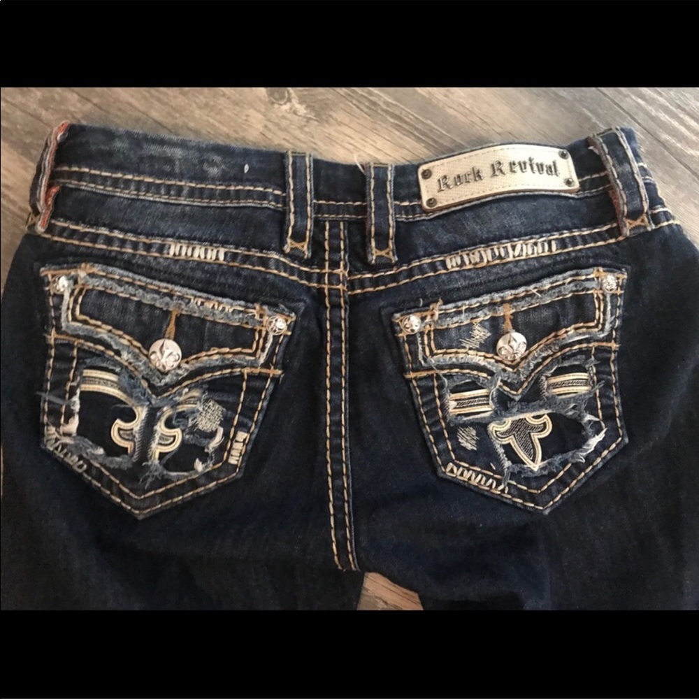 Size 27 Rock Revival Straight Leg Jeans! ❤️💋